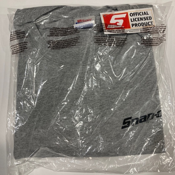 ☄️2 for $30☄️Brand new sealed in bag snap on T-shirt - Picture 3 of 4